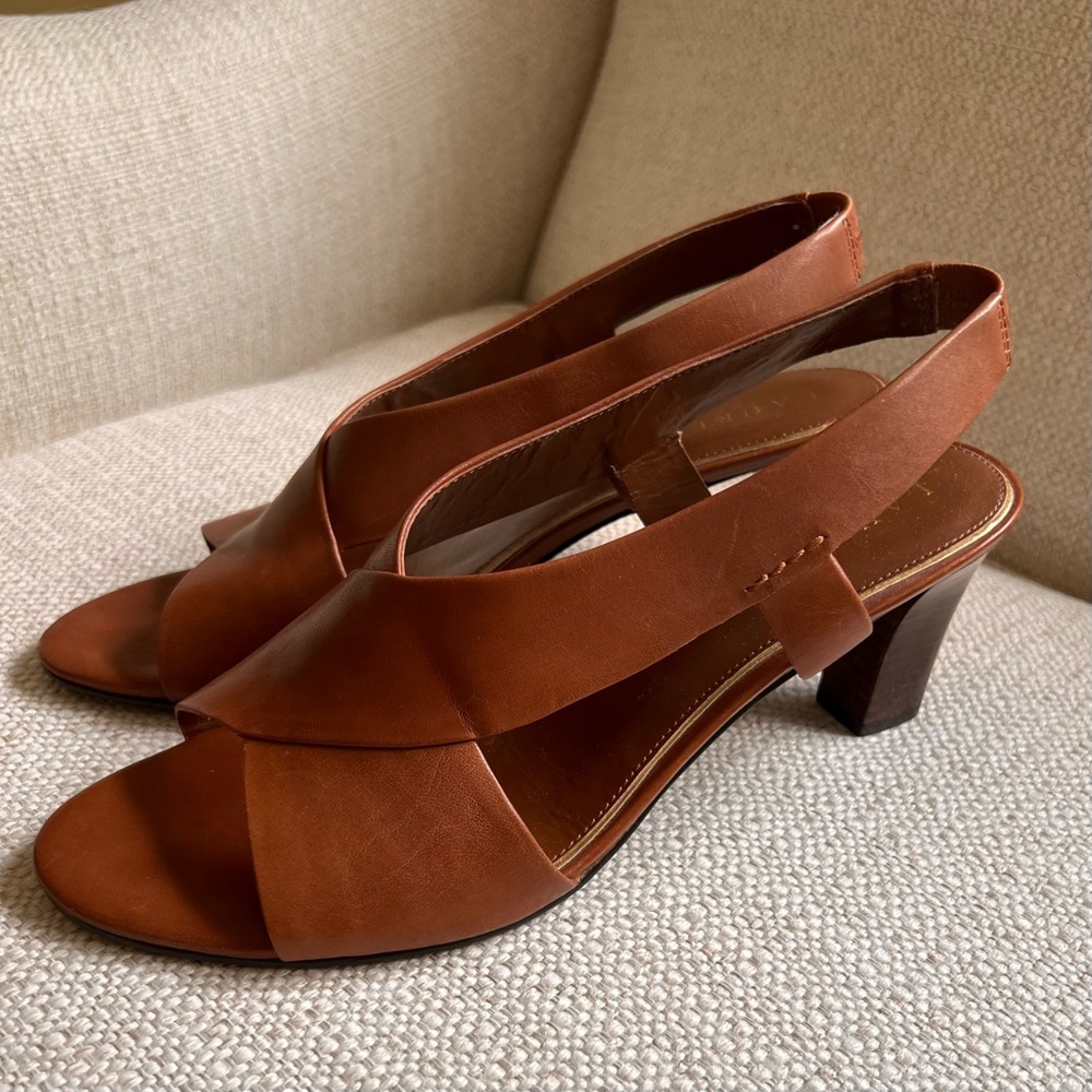 Women’s Lauren by Ralph Lauren Criss Cross Sandals in Saddle Brown. Size 9